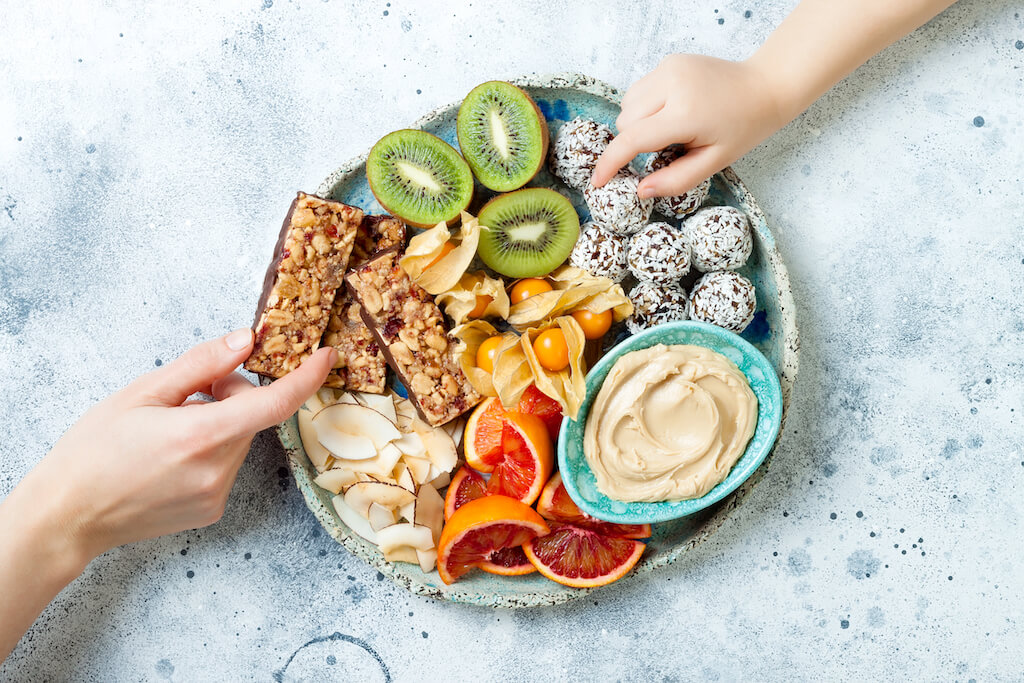 EasyHealthySnacks_en65ab5213130c9862172ac11435f055d9_en38b28edc7b2830a46f6e00bfeceeb1b6